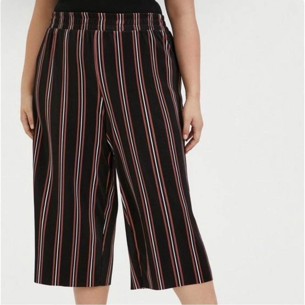 Torrid Multi Stripe Pleated Culotte Size 3